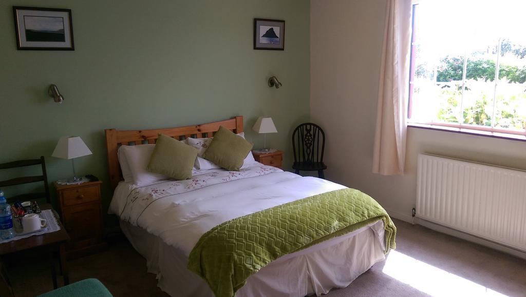 Ocean View B&B คิลลาร์นีย์ ภายนอก รูปภาพ